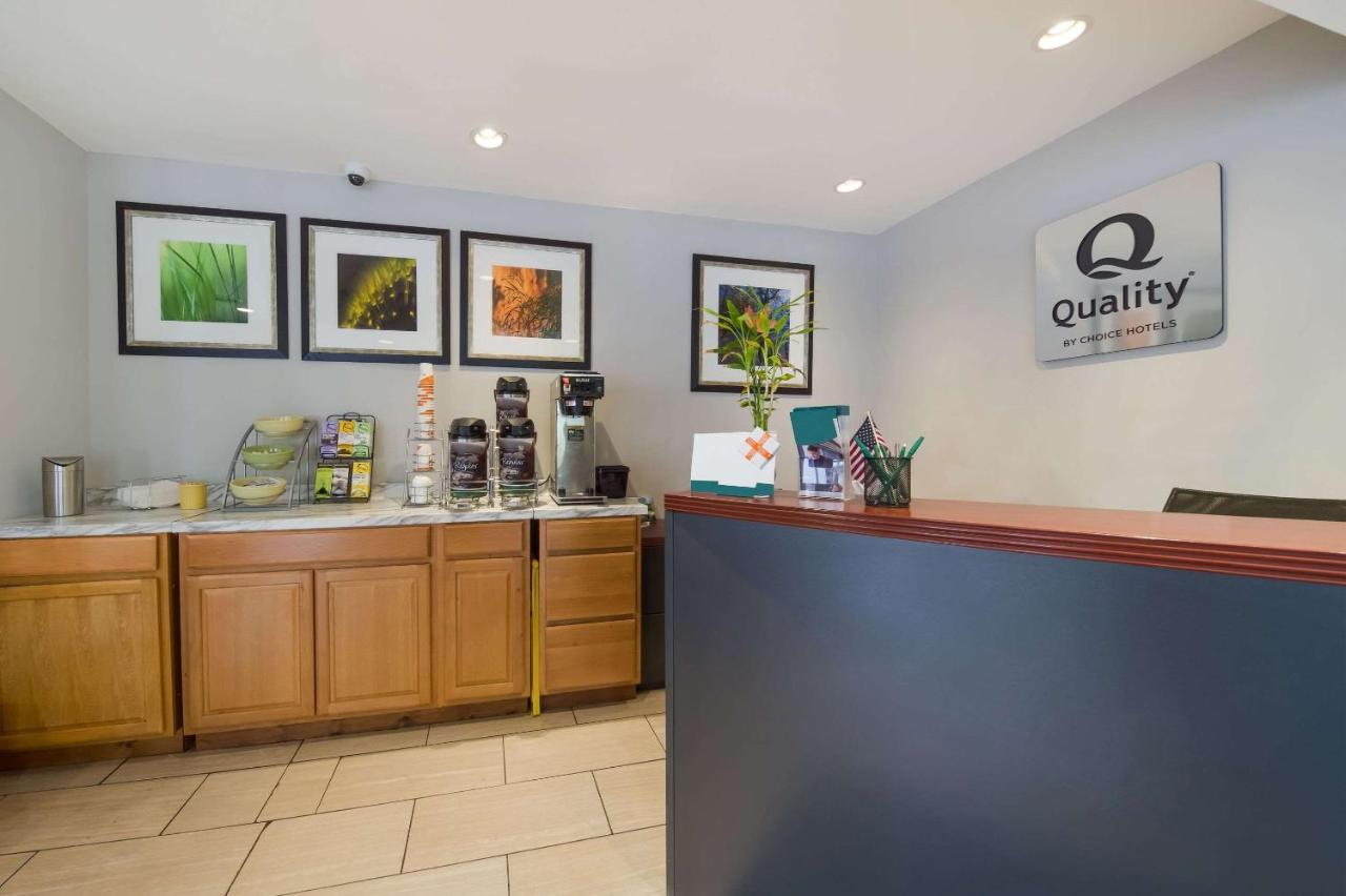 Quality Inn Грейт-Баррингтон Экстерьер фото