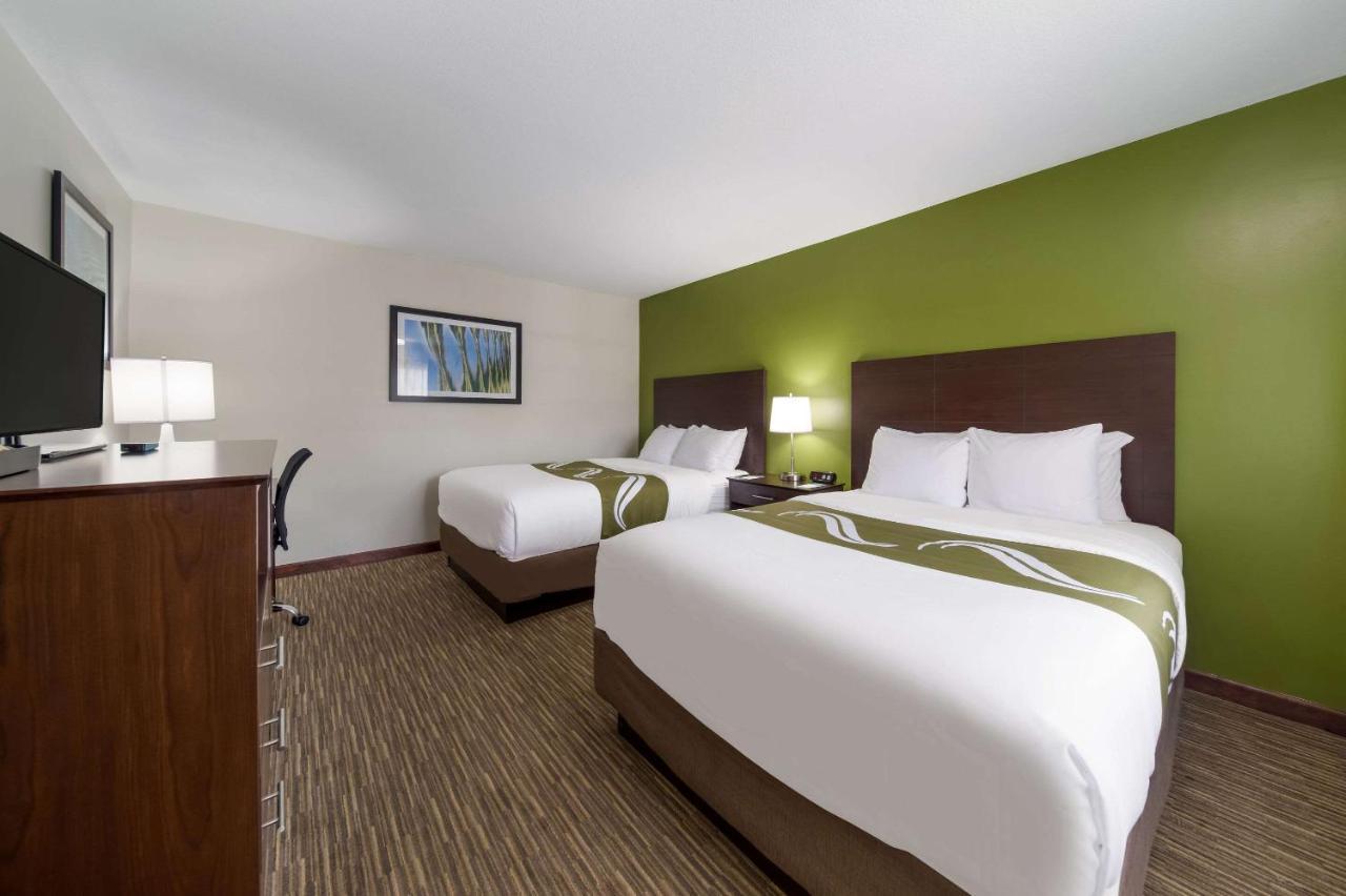 Quality Inn Грейт-Баррингтон Экстерьер фото