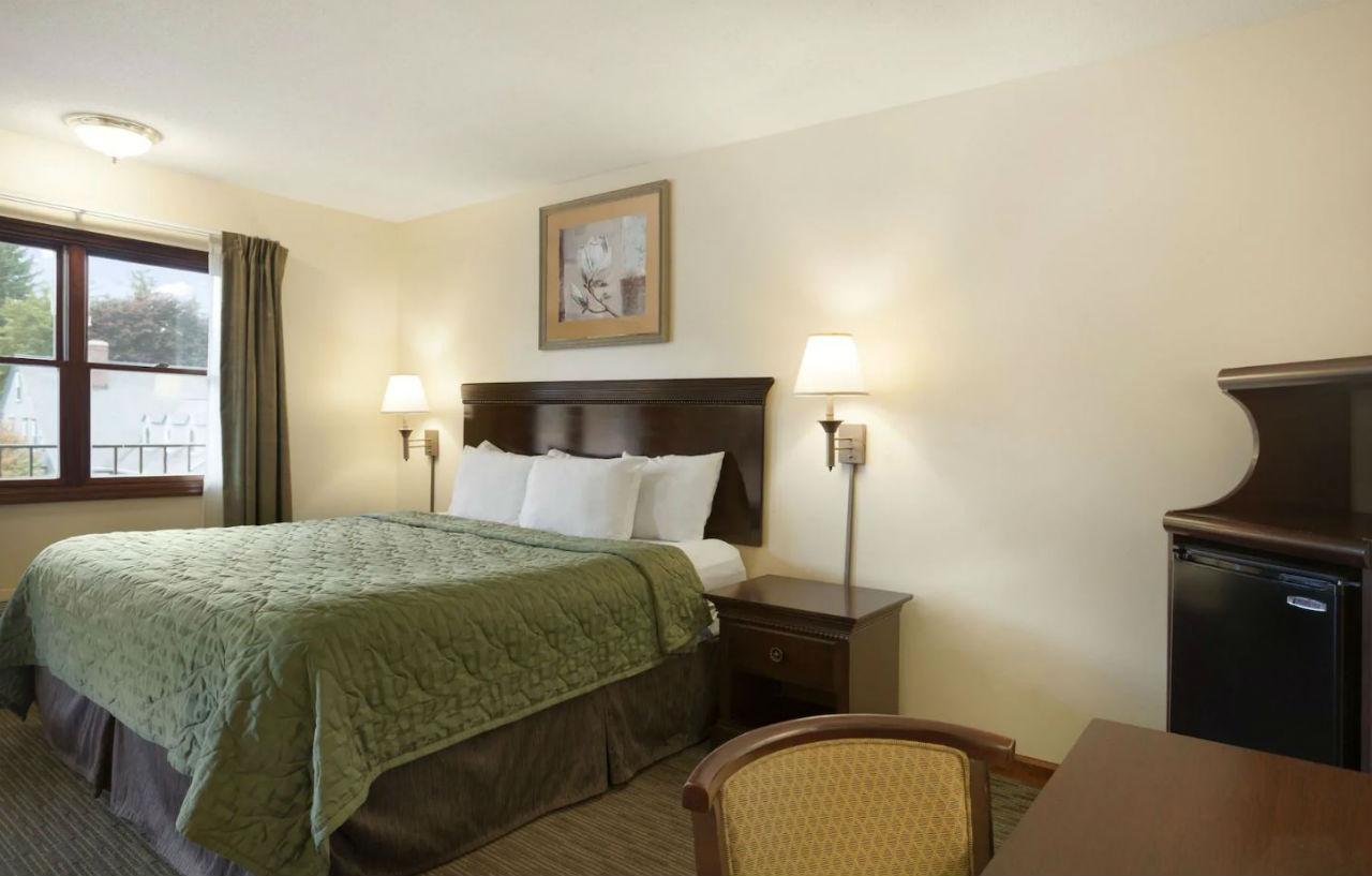 Quality Inn Грейт-Баррингтон Экстерьер фото